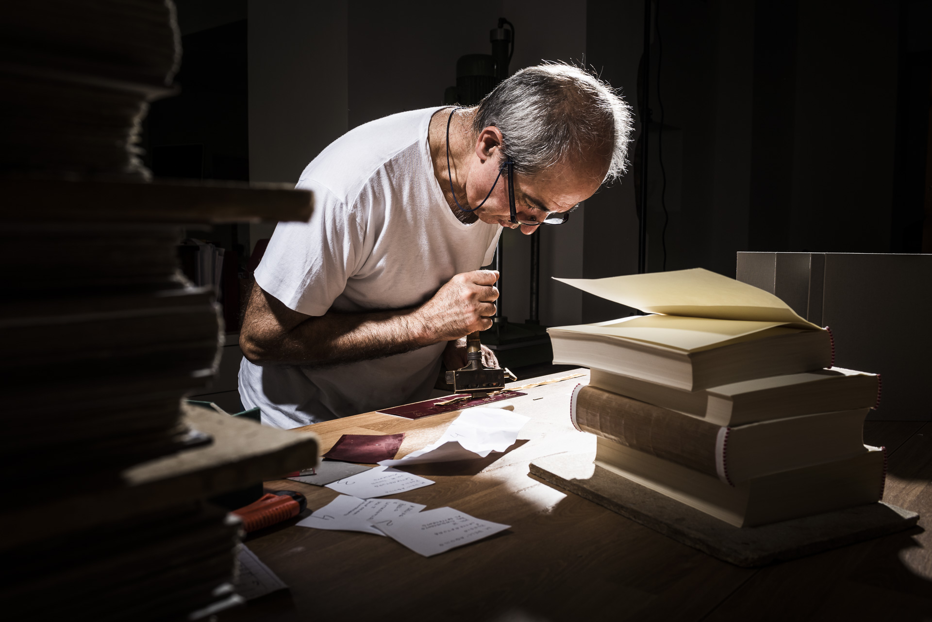 Rilegatura, restauro e conservazione di libri. Grafica, stampa, consulenze per la tua attività. Soluzioni web e attività di promozione online.